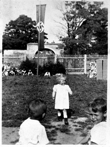 Kindergarten-Freigelände-in-NS-Zeit 1938-45.jpg