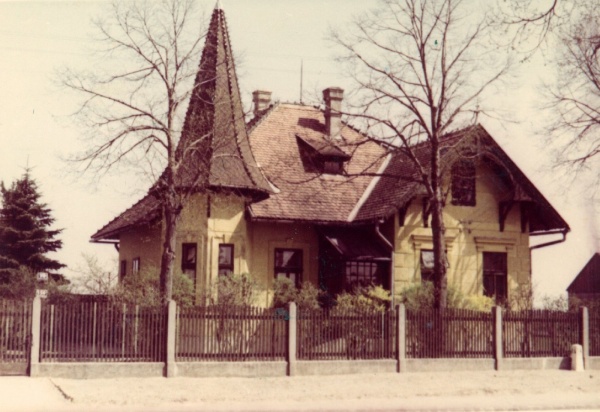 Bahnstrasse Porsch Villa Ende 1960er.jpg