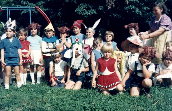 Kindergartenkinder1966-2.jpg