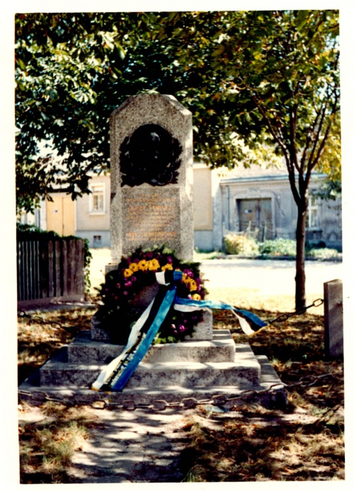 Porsch-Denkmal-anfang1970er.jpg