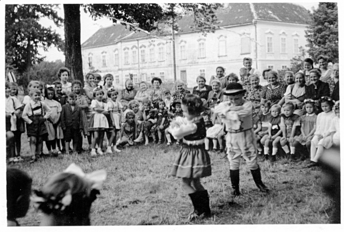 KIndergartenfest1955-1.jpg