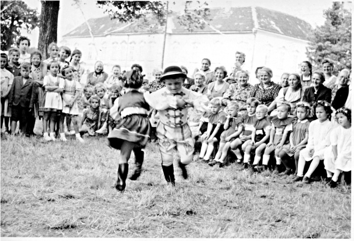 KIndergartenfest1955-2.jpg