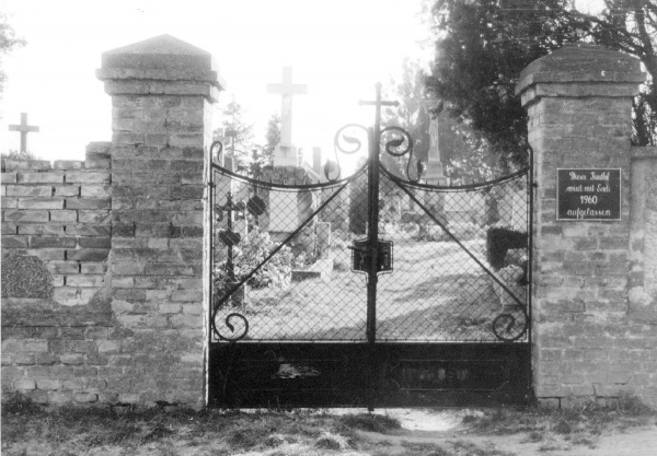 Eingang Alter Friedhof 1958.jpg