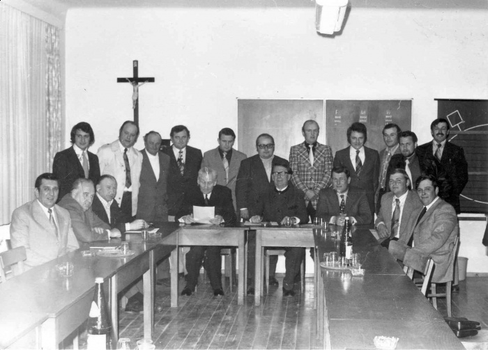 Konst. Gemeinderatssitzung Anfang April 1975.jpg
