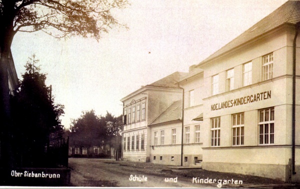 Volkschule und Kindergarten.jpg