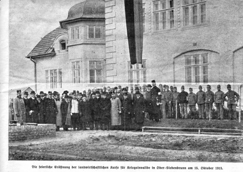 Kurs für Kriegsinvalide Ackerbauschule 1915.jpg