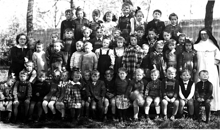 Kindergartenkinder-1954.jpg
