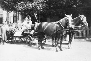 Prinz Eugen Strasse 10 Musikfest 1932.jpg
