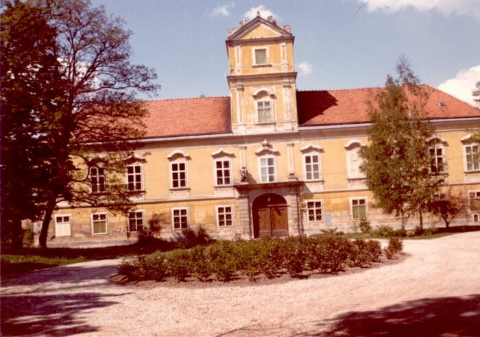 Schloss 1 1973.jpg