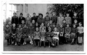 Volksschukinder~So1956.jpg