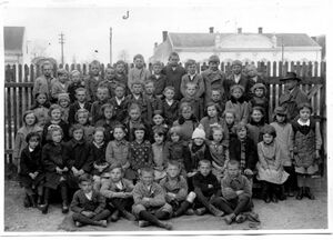 VS-KInder1932-33 1teKlasse.jpg