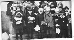 Kindergartenkinder 1929-w.jpg