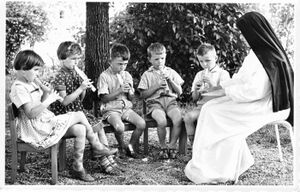 Irene Kindergarten 1965.jpg