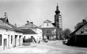 Hauptplatz Altes Feuerwehrhaus Alte Schmiede Ende 50er.jpg